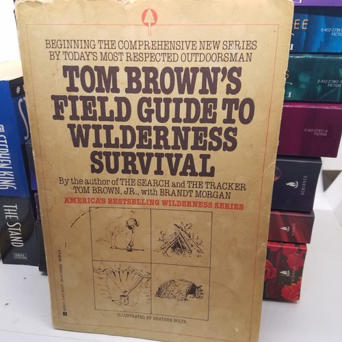 Tom brown field guide to - field,