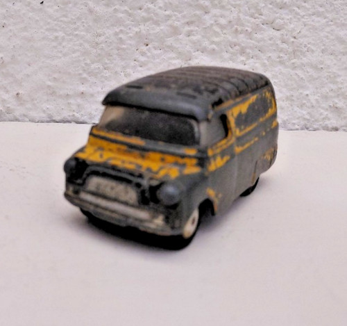 Corgi toys bedford van - corgi,