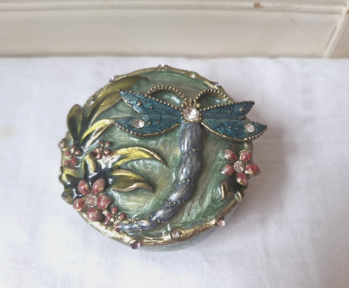 Vintage metal round green