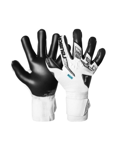 Goalkeeper gloves attrackt - goalkeeper,