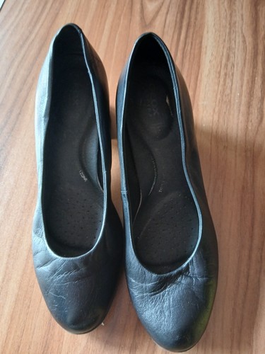 Ladies black heeled shoes - , size