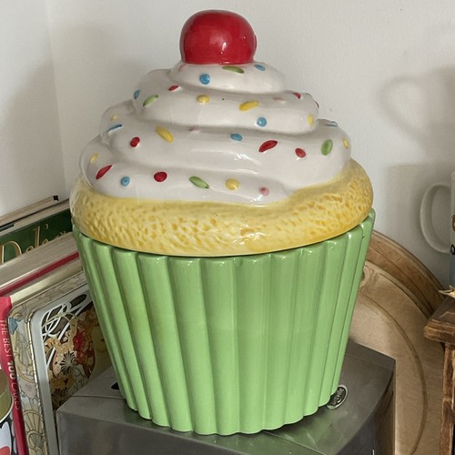 Vintage retro kitsch huge - vintage,