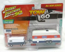 NIP JOHNNY LIGHTNING 1:64 TOW