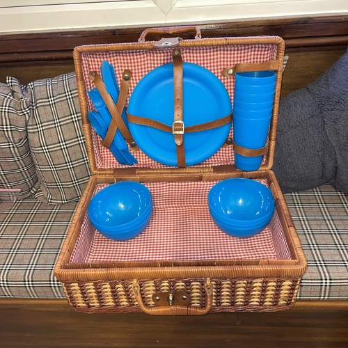 Person picnic set in - picnic,