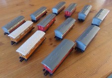12 Thomas Tank Engine Coaches