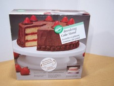 Wilton Revolving Cake Stand