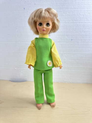 Vintage 1974 vogue doll - vintage,