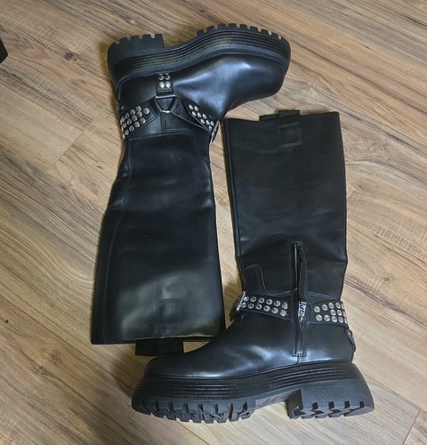 Size circus sam - 8,