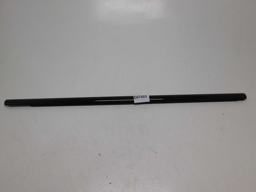 Left front windscreen wiper - front,