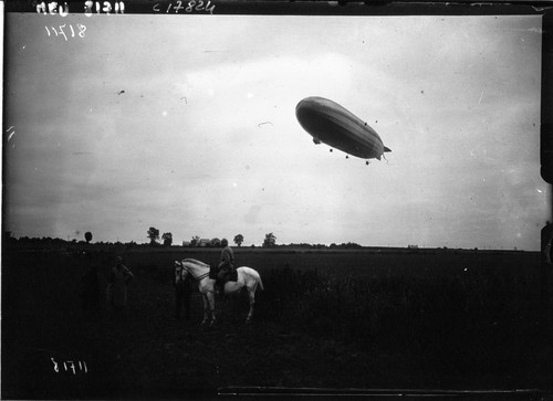 Zeppelin airship 1915 vintage - airship,