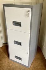 Filing Cabinet with 3 Drawers