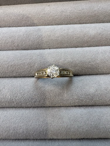 9ct yellow gold - 9ct, diamond