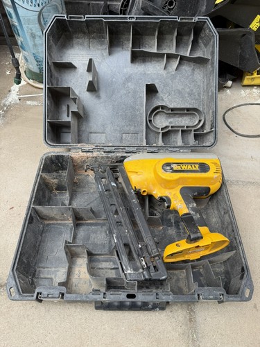 Dewalt 18v second - 18v, gun