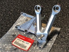 06-07 CBR1000RR REPSOL NEW Genuine Honda Right Footrest Peg Holder 50600-MEL-D20