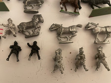 25  mm metal Medieval /Renaissance job lot &2 trees