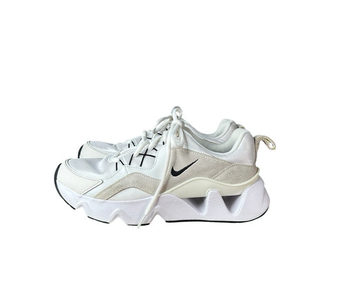 Nike white sneakers size - sneakers,