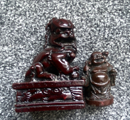 Brown foo dog resin figurines - brown,