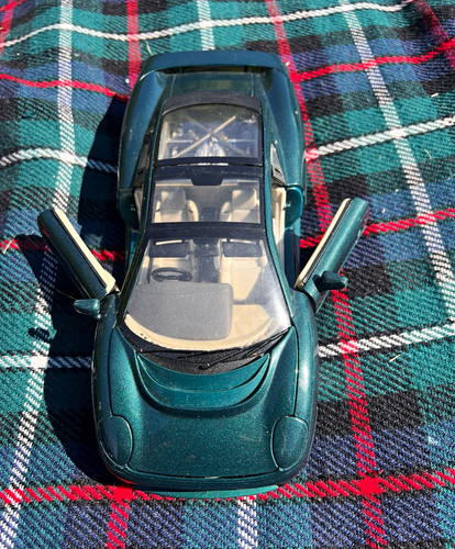Maisto jaguar xj220 - maisto, 1:18