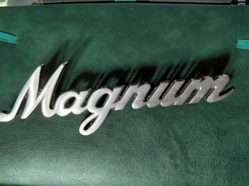 Vauxhall magnum car - vauxhall, badge