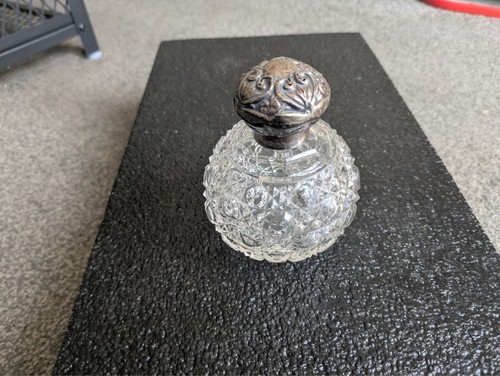 Cut glass scent bottle - scent, silver