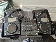 Pair Of Pioneer XDJ-1000mk2 TouchScreen USB Decks & Pioneer DJM800 Digital Mixer
