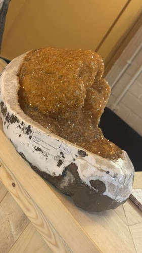 32lg citrine geode crystal - 32lg,