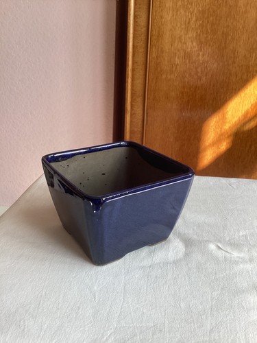 Dark blue square - blue,