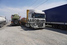 Truck Photo DAF XF Tarpaulin Semi Truck Kyrgyzstan White #w2ww