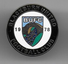 BLACKBURN UNITED FC SCOTTISH NON LEAGUE ENAMEL  BADGE   VERY GOOD CONDITION