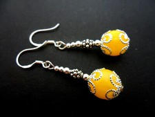 A PAIR OF PRETTY JADE BEAD