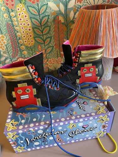 Irregular choice beep - irregular,