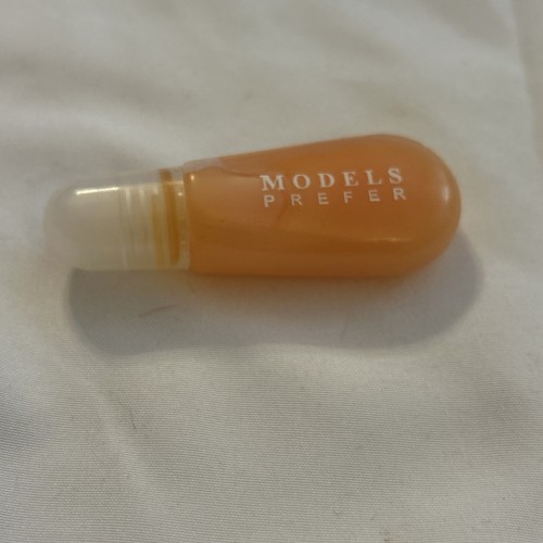 Models prefer lip gloss - prefer,