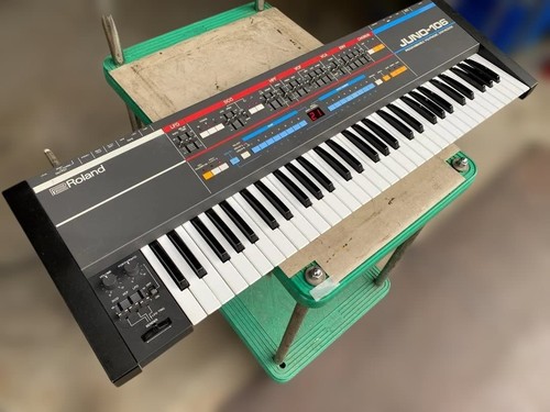 Roland juno 106 - vintage, analog