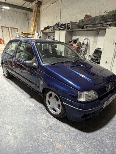 Renault clio 16v hatchback - renault,