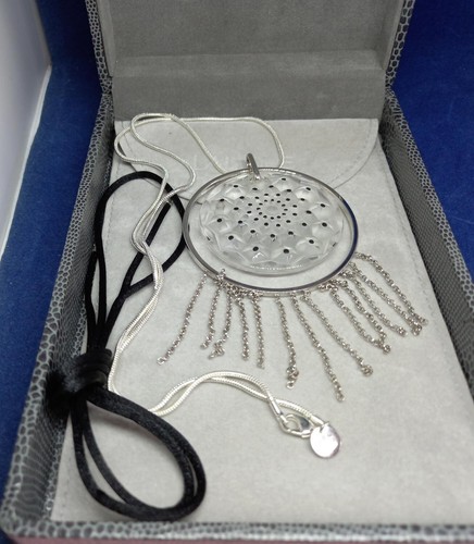 Lalique pendant silk - &,