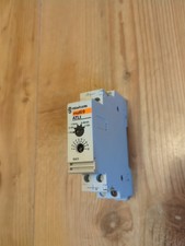 Merlin Gerin ATLt Multi 9 15411 Timed Delay Relay , SENT FAST 