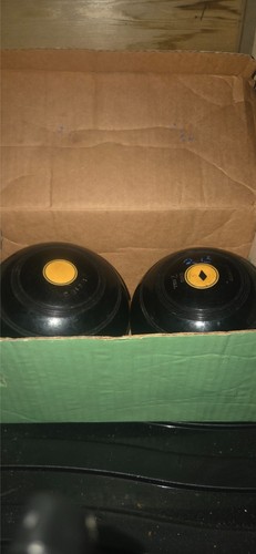 Crown green bowls 2lb - 2lb, 13oz