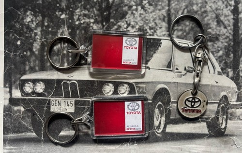 Three toyota keyrings - toyota,