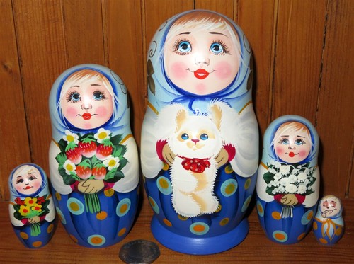 Russia nesting dolls - nesting,