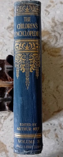 The children encyclopedia - children's,