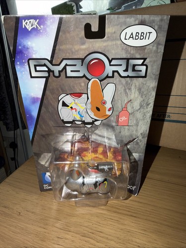 Kidrobot cyborg labbit boxed - cyborg,