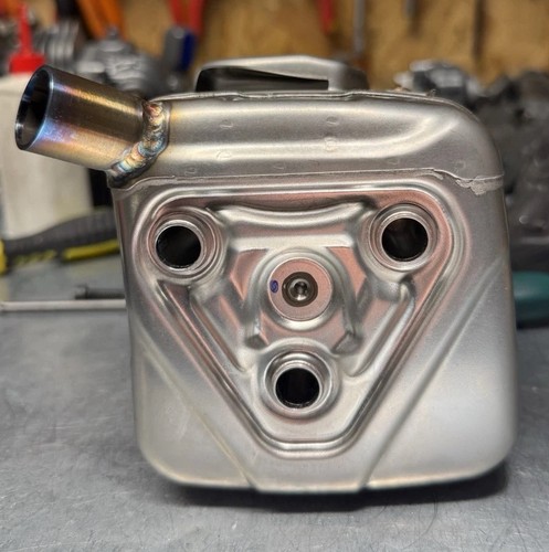 Brand new oem husqvarna 592xp - new,