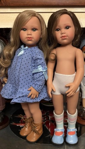 Two lloren dolls - lloren, spanish