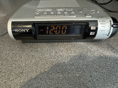 Retro lcd sony clock radio - sony,