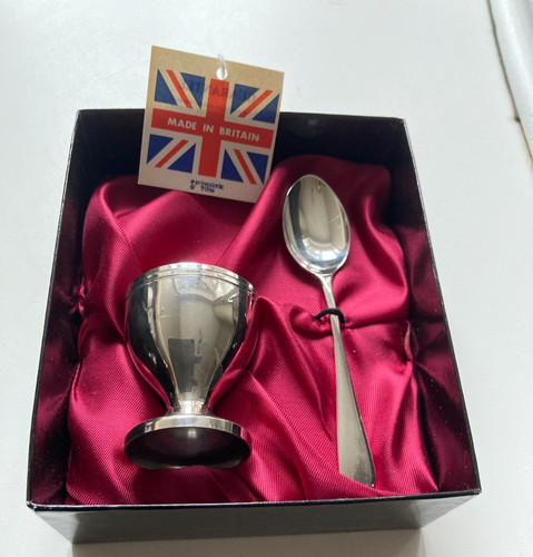 Silver plated egg cup and - silver,