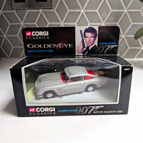 Corgi classics james bond - corgi,