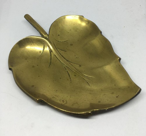Decorative brass leaf trinket