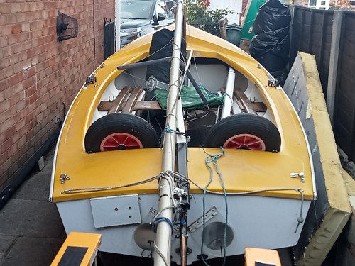 Sailing dinghy - gp,