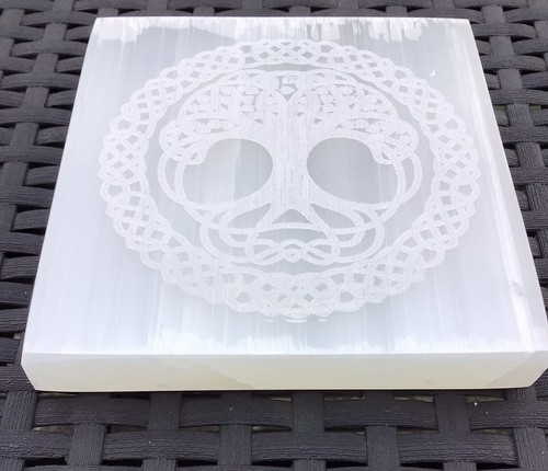 Selenite crystal charging - selenite,
