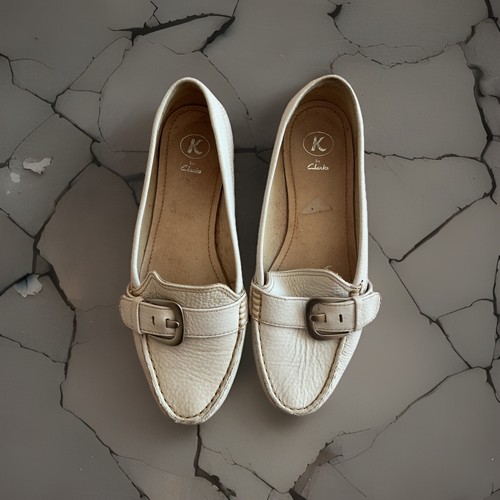 Clarks white 100 - ‘k, by